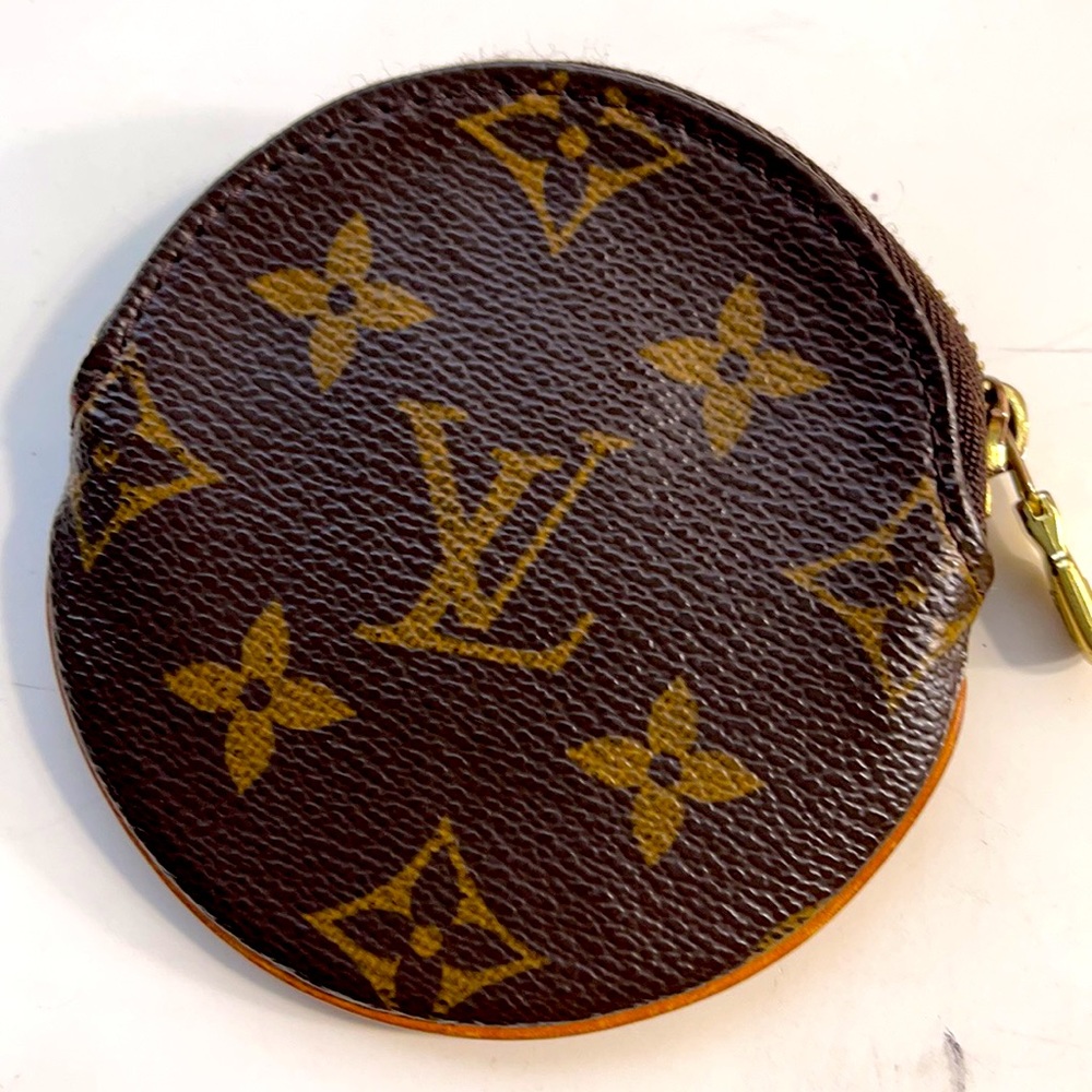 Louis Vuitton round coin purse